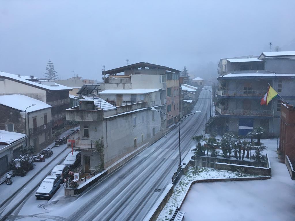 Bed&Breakfast La CasettaSantʼAlessio Siculo エクステリア 写真